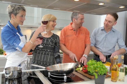 Kochen, feiern, essen, Freunde treffen – am besten geht das in der eigenen Küche. Kochen, feiern, essen, Freunde treffen – am besten geht das in der eigenen Küche.